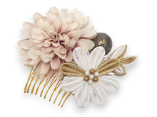 画像をギャラリービューアに読み込む, 髪飾り マム ダリア つまみ細工 パール ホワイト ゴールド ピンク 菊 浴衣・着物・振袖まで使えるヘアアクセサリー