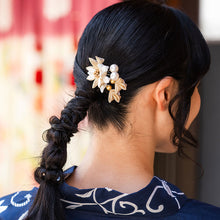 画像をギャラリービューアに読み込む, 髪飾り つまみ細工 パール ホワイト ゴールド ブルー マム 菊 浴衣・着物・振袖まで使えるヘアアクセサリー