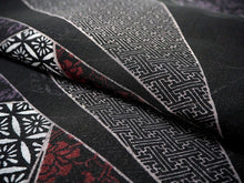 画像をギャラリービューアに読み込む, 洗える夏着物 4点セット Mサイズ 黒地 裂取 菊菱柄 きもの 渋紫 矢羽根 名古屋帯 正絹帯揚げ帯締め コーディネートの不安解消 お仕立て済みなので届いたらすぐにおでかけ