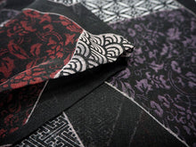 画像をギャラリービューアに読み込む, 洗える夏着物 4点セット Mサイズ 黒地 裂取 菊菱柄 きもの 渋紫 矢羽根 名古屋帯 正絹帯揚げ帯締め コーディネートの不安解消 お仕立て済みなので届いたらすぐにおでかけ