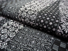 画像をギャラリービューアに読み込む, 夏着物 洗える 単品 レディース 紗 L 黒地 よろけ縞 小紋柄 仕立て上がりだから届いたらすぐ着れる 自宅で洗濯できてメンテナンスが楽