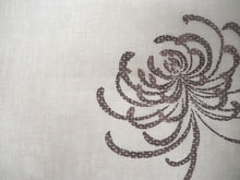 画像をギャラリービューアに読み込む, 夏着物 洗える 単品 レディース 紗 L 淡いベージュ地 乱菊 仕立て上がりだから届いたらすぐ着れる 自宅で洗濯できてメンテナンスが楽