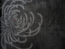 画像をギャラリービューアに読み込む, 夏着物 洗える 単品 レディース 紗 L 黒地 乱菊 仕立て上がりだから届いたらすぐ着れる 自宅で洗濯できてメンテナンスが楽