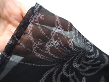 画像をギャラリービューアに読み込む, 夏着物 洗える 単品 レディース 紗 L 黒地 乱菊 仕立て上がりだから届いたらすぐ着れる 自宅で洗濯できてメンテナンスが楽