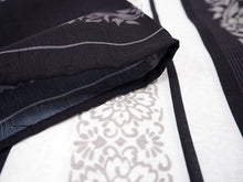 画像をギャラリービューアに読み込む, 夏着物 洗える 単品 レディース 紗 L 黒地 縞 華紋 仕立て上がりだから届いたらすぐ着れる 自宅で洗濯できてメンテナンスが楽