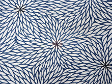 画像をギャラリービューアに読み込む, 竺仙 浴衣 夏着物 反物 単品 引き染 綿 紅梅小紋 紺地 むじな菊 竺仙ブランド 日本製