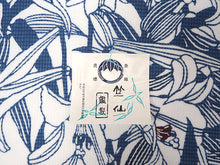 画像をギャラリービューアに読み込む, 竺仙 浴衣 夏着物 反物 単品 引き染 綿 紅梅小紋 白地 ゆり 竺仙ブランド 日本製