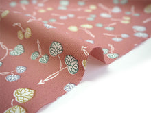 画像をギャラリービューアに読み込む, 洗える着物 反物のみ ポリエステル レディース 女性 小紋 着物 渋サーモンピンク地葵柄 袷・単衣の着物にも羽織・コートにもお仕立て可能