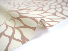 画像をギャラリービューアに読み込む, 洗える着物 反物のみ ポリエステル レディース 女性 小紋 着物 淡いベージュ×ピンクベージュ地貉菊柄 袷・単衣の着物にも羽織・コートにもお仕立て可能