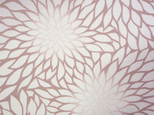 画像をギャラリービューアに読み込む, 洗える着物 反物のみ ポリエステル レディース 女性 小紋 着物 淡いベージュ×ピンクベージュ地貉菊柄 袷・単衣の着物にも羽織・コートにもお仕立て可能