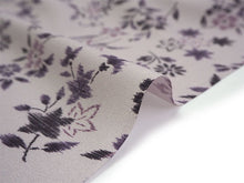 画像をギャラリービューアに読み込む, 洗える着物 反物のみ ポリエステル レディース 女性 小紋 着物 淡いパープルグレー地市松に四季の花柄 袷・単衣の着物にも羽織・コートにもお仕立て可能