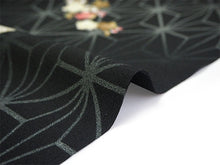 画像をギャラリービューアに読み込む, 洗える着物 反物のみ ポリエステル レディース 女性 小紋 着物 黒地破れ麻の葉に桜柄 袷・単衣の着物にも羽織・コートにもお仕立て可能