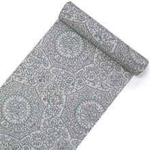 画像をギャラリービューアに読み込む, 洗える着物 反物のみ ポリエステル レディース 女性 小紋 着物 淡いグレー地宝相華柄 袷・単衣の着物にも羽織・コートにもお仕立て可能