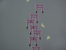 画像をギャラリービューアに読み込む, 洗える着物 反物のみ ポリエステル レディース 女性 小紋 着物 グレー地鳥居柄 袷・単衣の着物にも羽織・コートにもお仕立て可能