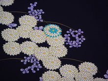 画像をギャラリービューアに読み込む, 洗える着物 反物のみ ポリエステル レディース 女性 小紋 着物 紫地菊柄 袷・単衣の着物にも羽織・コートにもお仕立て可能