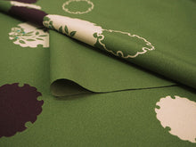 画像をギャラリービューアに読み込む, 洗える着物 反物のみ ポリエステル レディース 女性 小紋 着物 緑地雪輪柄 袷・単衣の着物にも羽織・コートにもお仕立て可能