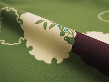 画像をギャラリービューアに読み込む, 洗える着物 反物のみ ポリエステル レディース 女性 小紋 着物 緑地雪輪柄 袷・単衣の着物にも羽織・コートにもお仕立て可能