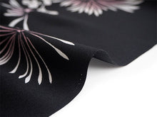 画像をギャラリービューアに読み込む, 洗える着物 反物のみ ポリエステル レディース 女性 小紋 着物 黒地菊柄 袷・単衣の着物にも羽織・コートにもお仕立て可能