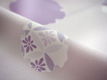 画像をギャラリービューアに読み込む, 洗える着物 反物のみ ポリエステル レディース 女性 小紋 着物 淡いローズグレー地縞に雪輪柄 袷・単衣の着物にも羽織・コートにもお仕立て可能