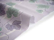 画像をギャラリービューアに読み込む, 洗える着物 反物のみ ポリエステル レディース 女性 小紋 着物 薄パープルグレー地縞にツタ柄 袷・単衣の着物にも羽織・コートにもお仕立て可能