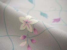 画像をギャラリービューアに読み込む, 洗える着物 反物のみ ポリエステル レディース 女性 小紋 着物 グレー地変わり格子花唐草柄 袷・単衣の着物にも羽織・コートにもお仕立て可能