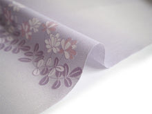 画像をギャラリービューアに読み込む, 洗える着物 反物のみ ポリエステル レディース 女性 小紋 着物 淡いグレー地シロツメクサ柄 袷・単衣の着物にも羽織・コートにもお仕立て可能