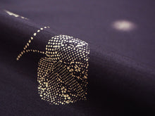 画像をギャラリービューアに読み込む, 雨コート 反物のみ 着物用 レインコート ポリエステル レディース 女性 紫地葵柄 道中着・道行・二部式などの雨コートに 撥水加工済み