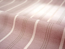 画像をギャラリービューアに読み込む, 雨コート 反物のみ 着物用 レインコート ポリエステル レディース 女性 渋ピンクグレー地縞に市松ぼかし柄 道中着・道行・二部式などの雨コートに 撥水加工済み