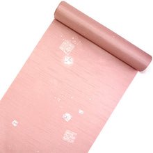 画像をギャラリービューアに読み込む, 雨コート 反物のみ 着物用 レインコート ポリエステル レディース 女性 薄渋ピンク地色紙柄 道中着・道行・二部式などの雨コートに 撥水加工済み