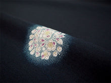 画像をギャラリービューアに読み込む, 雨コート 反物のみ 着物用 レインコート ポリエステル レディース 女性 黒緑地辻が花風花の丸柄 道中着・道行・二部式などの雨コートに 撥水加工済み