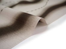 画像をギャラリービューアに読み込む, 雨コート 反物のみ 着物用 レインコート ポリエステル レディース 女性 淡いグレーベージュ地よろけ縞柄 道中着・道行・二部式などの雨コートに 撥水加工済み