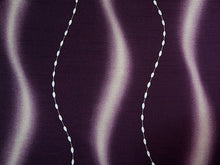 画像をギャラリービューアに読み込む, 雨コート 反物のみ 着物用 レインコート ポリエステル レディース 女性 紫地よろけ縞柄 道中着・道行・二部式などの雨コートに 撥水加工済み