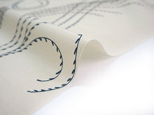 画像をギャラリービューアに読み込む, 雨コート 反物のみ 着物用 レインコート ポリエステル レディース 女性 ベージュ地柳柄 道中着・道行・二部式などの雨コートに 撥水加工済み