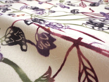 画像をギャラリービューアに読み込む, 着物 洗える着物 フルオーダー 仕立て付 小紋 うすクリーム 紅型調 更紗 東レシルック 反物 静電気が起きにくい 自宅で洗濯OK 着物・羽織に