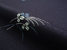 画像をギャラリービューアに読み込む, 着物 洗える着物 フルオーダー 仕立て付 小紋 紺 秋草 すずめ 東レシルック 反物 静電気が起きにくい 自宅で洗濯OK 着物・羽織に