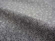 画像をギャラリービューアに読み込む, 洗える着物 反物のみ ポリエステル レディース 女性 江戸小紋 着物 南天 黒 袷・単衣の着物にも羽織・コートにもお仕立て可能