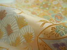 画像をギャラリービューアに読み込む, 袋帯 絹 六通柄 礼装用 未使用 仕立て付き 西陣織 株式会社ふくい謹製 篠屋宗兵衛 証紙付 ベージュ ゴールド 雲取り 七宝 結婚式・七五三・イベント・パーティーに