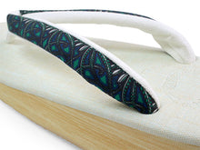 画像をギャラリービューアに読み込む, カレンブロッソ 草履 単品 Mサイズ オフホワイト 台 ダークグリーン地 更紗柄 鼻緒 レディース 歩きやすくてオシャレ 愛好者の多い菱屋カフェ草履