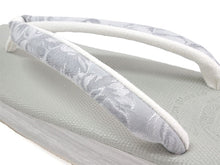 画像をギャラリービューアに読み込む, カレンブロッソ 草履 単品 Lサイズ 薄グリーン 台 ライトグレー地 花柄 鼻緒 レディース 歩きやすくてオシャレ 愛好者の多い菱屋カフェ草履