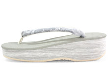 画像をギャラリービューアに読み込む, カレンブロッソ 草履 単品 Lサイズ 薄グリーン 台 ライトグレー地 花柄 鼻緒 レディース 歩きやすくてオシャレ 愛好者の多い菱屋カフェ草履