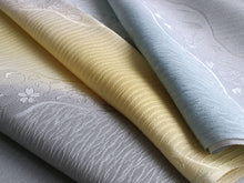 画像をギャラリービューアに読み込む, 帯揚げ 単品 正絹 イエロー×グレーぼかし 道長取り 桜 帯あげ ぼかし 丹後ちりめん 訪問着・付け下げ・色無地に合わせて フォーマルシーンに 日本製