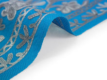 画像をギャラリービューアに読み込む, ストール 濃シアンブルー地 グレー 更紗柄 ウール 刺繍 フリーサイズ 大判 秋冬に さっと羽織るだけで華やか 着物や羽織・コートの上に ギフトにも