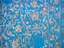 画像をギャラリービューアに読み込む, ストール 濃シアンブルー地 グレー 更紗柄 ウール 刺繍 フリーサイズ 大判 秋冬に さっと羽織るだけで華やか 着物や羽織・コートの上に ギフトにも