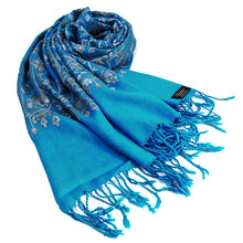 画像をギャラリービューアに読み込む, ストール 濃シアンブルー地 グレー 更紗柄 ウール 刺繍 フリーサイズ 大判 秋冬に さっと羽織るだけで華やか 着物や羽織・コートの上に ギフトにも