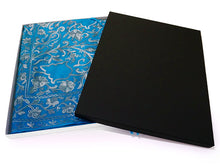 画像をギャラリービューアに読み込む, ストール 濃シアンブルー地 グレー 更紗柄 ウール 刺繍 フリーサイズ 大判 秋冬に さっと羽織るだけで華やか 着物や羽織・コートの上に ギフトにも