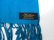 画像をギャラリービューアに読み込む, ストール 濃シアンブルー地 グレー 更紗柄 ウール 刺繍 フリーサイズ 大判 秋冬に さっと羽織るだけで華やか 着物や羽織・コートの上に ギフトにも