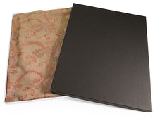 画像をギャラリービューアに読み込む, ストール ライトブラウン 赤金 更紗柄 ウール 刺繍 フリーサイズ 大判 秋冬に さっと羽織るだけで華やか 着物や羽織・コートの上に ギフトにも