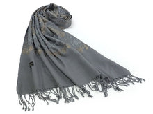 画像をギャラリービューアに読み込む, ストール グレー 金銀 更紗柄 ウール 刺繍 フリーサイズ 大判 秋冬に さっと羽織るだけで華やか 着物や羽織・コートの上に ギフトにも