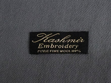 画像をギャラリービューアに読み込む, ストール グレー 金銀 更紗柄 ウール 刺繍 フリーサイズ 大判 秋冬に さっと羽織るだけで華やか 着物や羽織・コートの上に ギフトにも