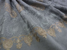 画像をギャラリービューアに読み込む, ストール グレー 金銀 更紗柄 ウール 刺繍 フリーサイズ 大判 秋冬に さっと羽織るだけで華やか 着物や羽織・コートの上に ギフトにも
